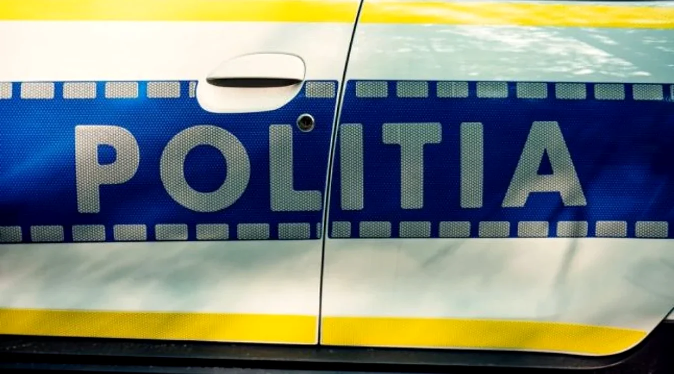 O mașină a poliției, implicată în accident FOTO: Arhivă