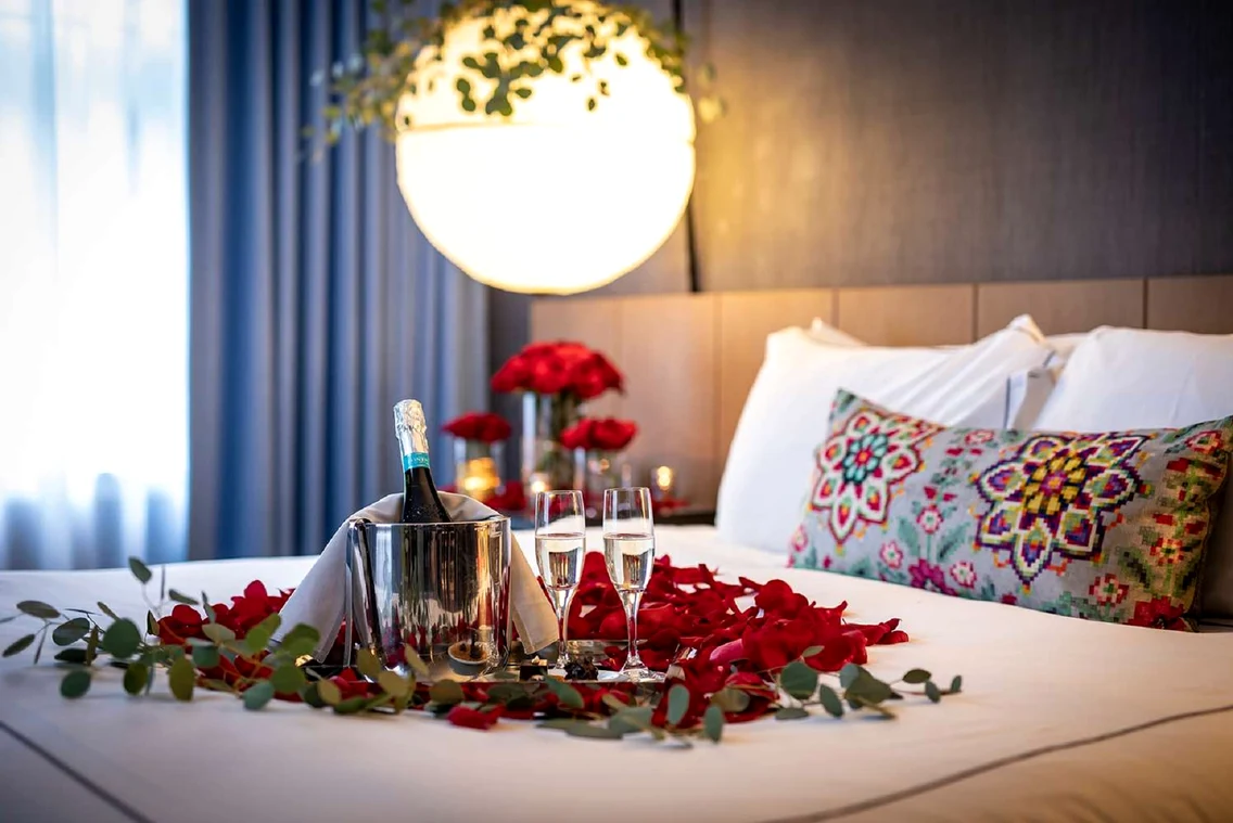 Luna Iubirii Foto Courtesy of Kimpton Gray Hotel DMS