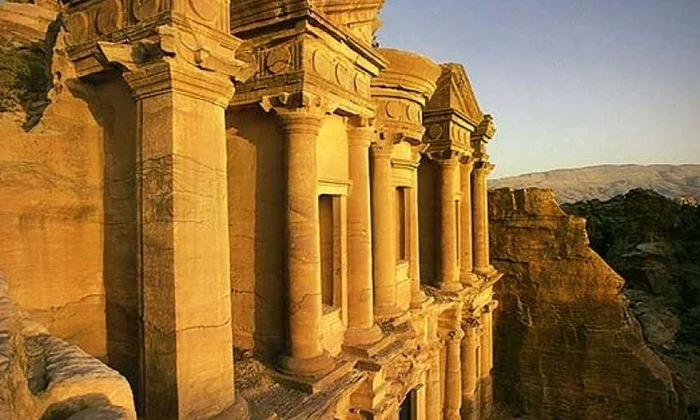 Iordania, ţara unde se află misterioasa Petra jpeg