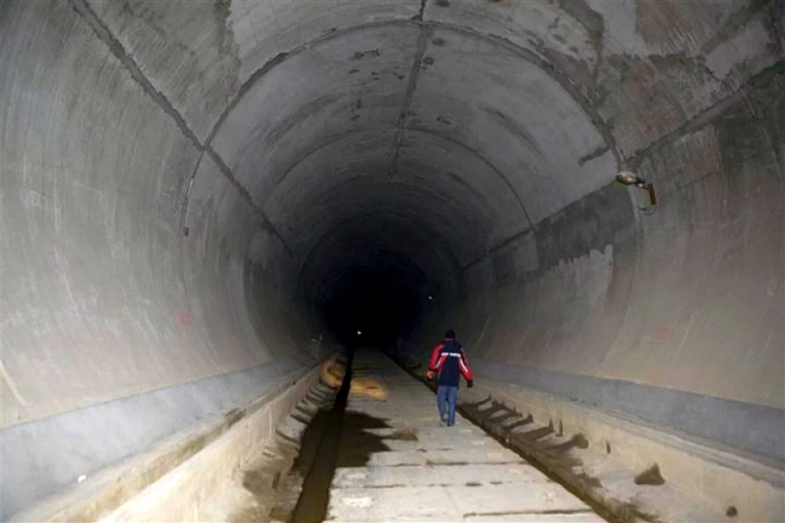 Tunelul de cale ferată care trece pe sub Galaţi FOTO Costel Crângan