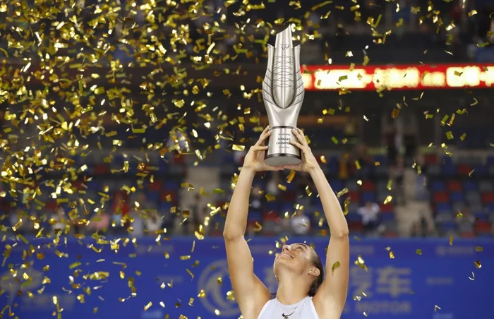 Franţuzoaica Caroline Garcia a câştigat trofeul de la Turneul de Tenis Wuhan 2017 în faţa australiancei Ashleigh Barty. FOTO Guliver/Gettyimages