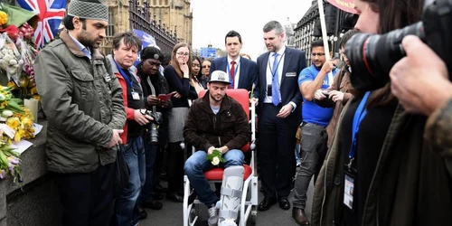 Andrei Burnaz românul rănit în atacul de la Londra Podul Westminster la ceremonia de comemorare Sursa foto Guliver / Getty Images