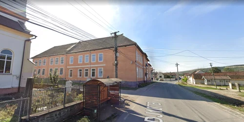 Școala Gimnazială Alămor din Loamneș Sibiu Foto Google Maps