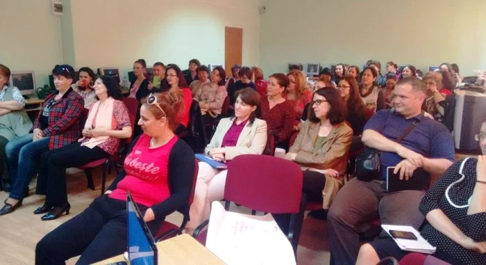 Curs despre tehnicile de comunicare în şcoală