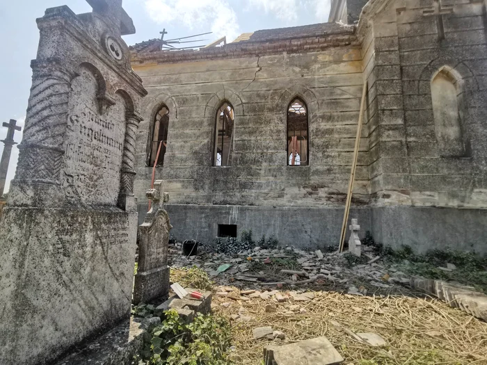 Ambulanța pentru Monumente la Bulgăruș FOTO Ștefan Both