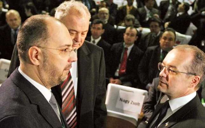 Kelemen Hunor şi Emil Boc vor să traseze colegii electorale care să-i avantajeze