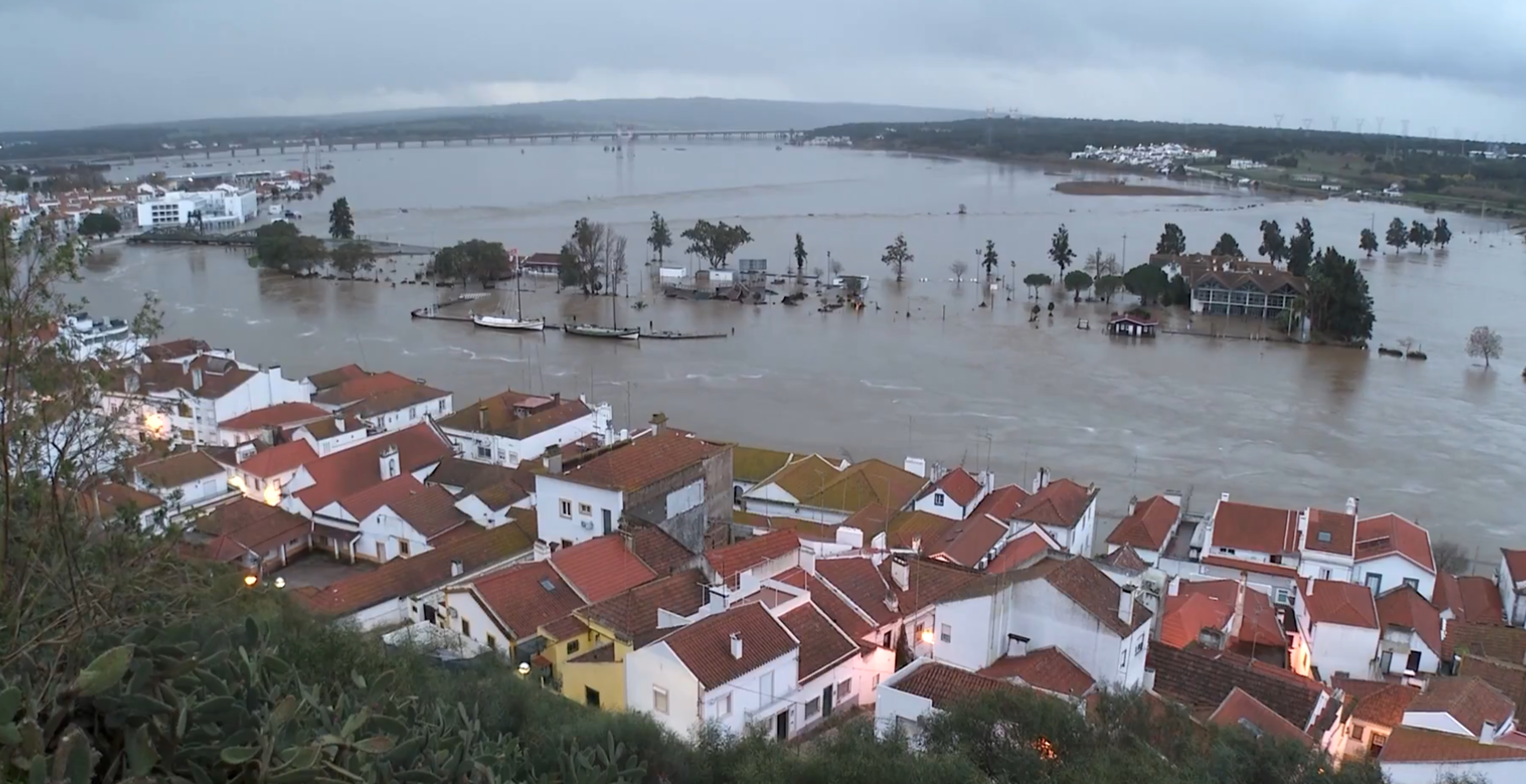 Spania și Portugalia, lovite de furtuna Marta, după Furtuna Leonardo. Foto: captură video Reuters