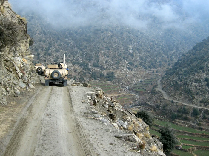 Vehicul american Humvee în Afganistan FOTO SHUTTERSTOCK