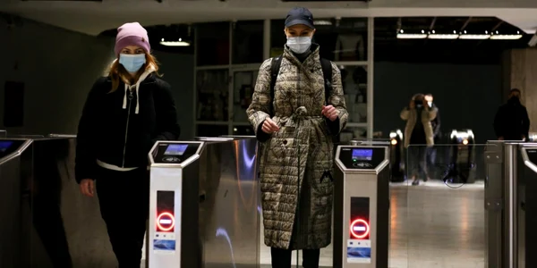 Raluca Turcan la metrou/ Facebook