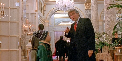 Secvența cu Macaulay Culkin și Donald Trump din filmul „Singur acasă 2” FOTO Profimedia 