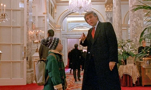 Secvența cu Macaulay Culkin și Donald Trump din filmul „Singur acasă 2” FOTO Profimedia 