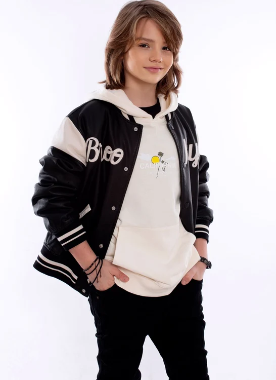 Deși are doar 11 ani, David Dobrincu se poate lăuda cu un CV artistic impresionant