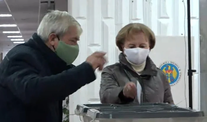 Zinaida Greceanîi a votat alături de soţul ei