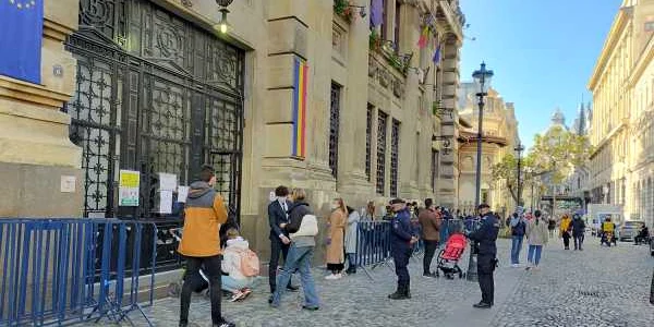 Alegeri Republica Moldova coada Bucuresti FOTO Ion Gaidau