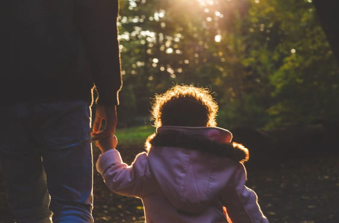 Doi români au răpit copiii gemeni ai menajerei lor din Italia