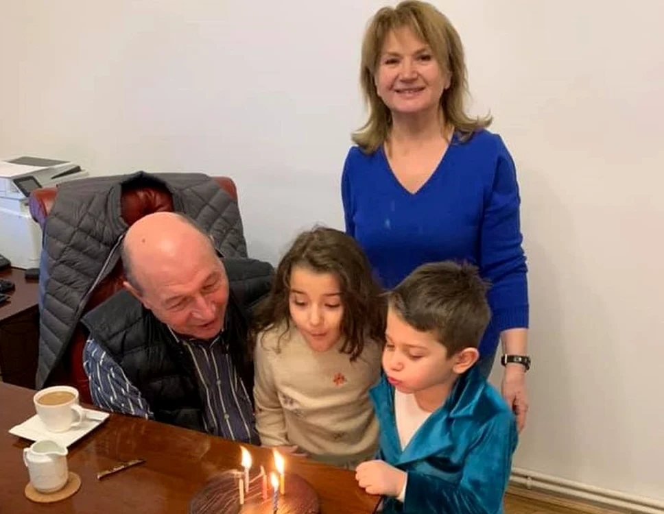 
    Bogdan Ionescu şi Sheila au fost în numeroase vacanţe împreunăFoto: Arhiva personală  
