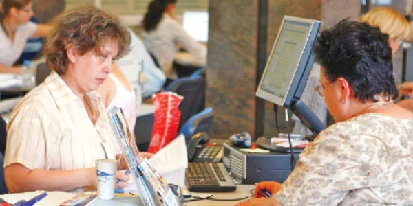 Cei care vor să contracteze un credit bancar vor primi informaţii precontractuale pentru a putea compara mai multe oferte