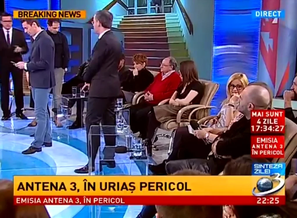 Simona Gherghe a stat cuminte printre invitaţi
