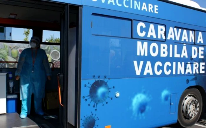 Autobuzul STB, transformat în caravană mobilă de vaccinare, vă așteaptă în câte o parcare a magazinului Kaufland