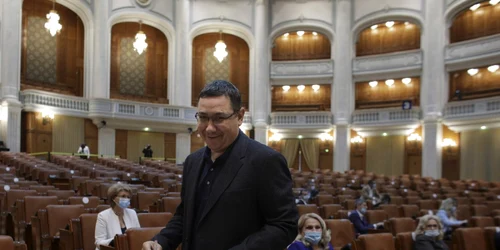Victor Ponta cu masca FOTO Inquam Photos / Octav Ganea
