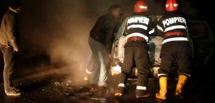 Tot mai multe maşini iau foc, la propriu foto: Adevărul