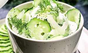 salata  cu castraveti cu iaurt jpg