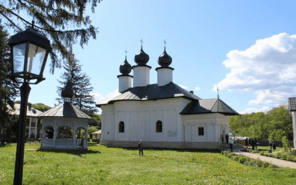Proiect turistic de amploare în nordul României. Minunile turistice ale Botoșaniului, descoperite pe două roți