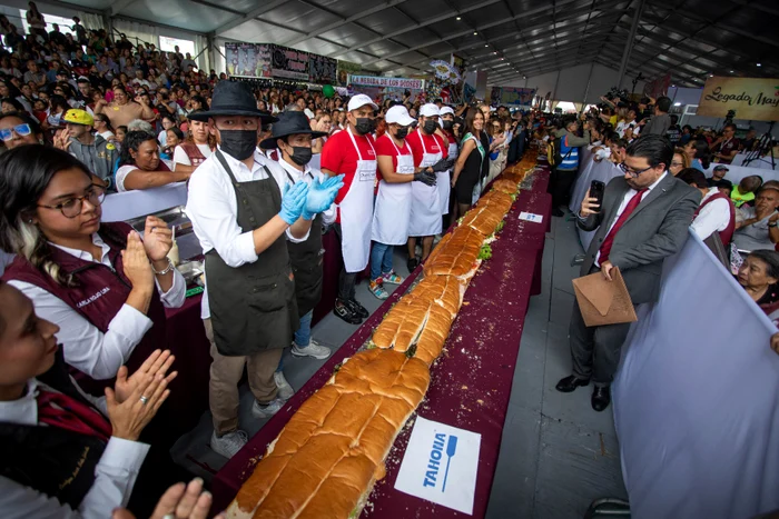 Sandvișul Torta de 76 de metri, de la Festivalul Torta din Mexic