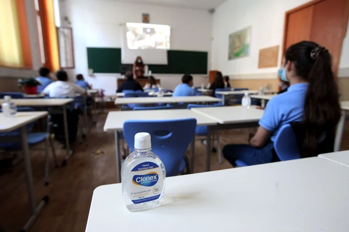 Elevii vor trebui să recupereze din materia pierdută în timpul școlii online