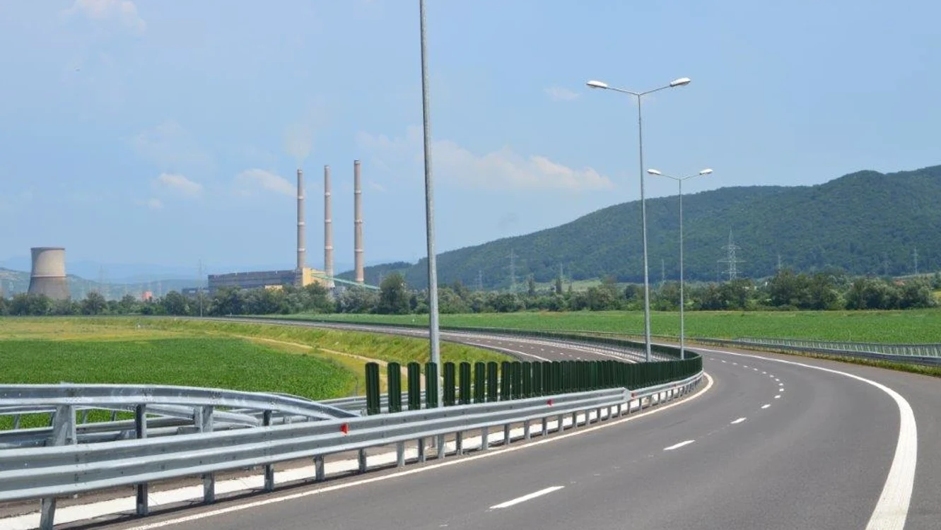 
    43 de kilometri din Autostrada Lugoj-Deva ar fi trebuit ianugurați zilele acestea  