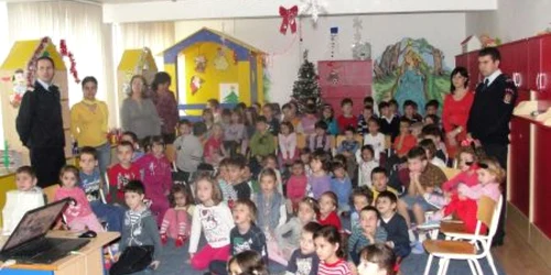 Micuţii au vizionat filmuleţe despre incendii