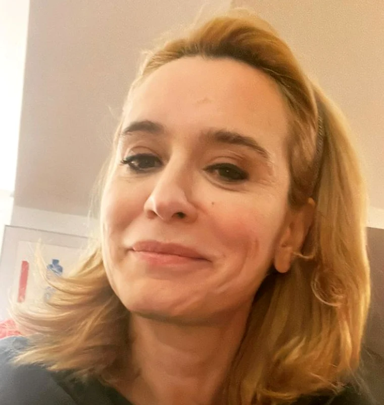 andreea esca 10 png