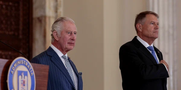 Regele Charles al III-lea al Marii Britanii este primit de președintele Klaus Iohannis la Palatul Cotroceni din București. FOTO Inquam Photos / Octav Ganea