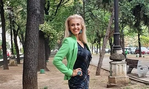 Bianca Brad arată impecabil la 52 de ani jpeg