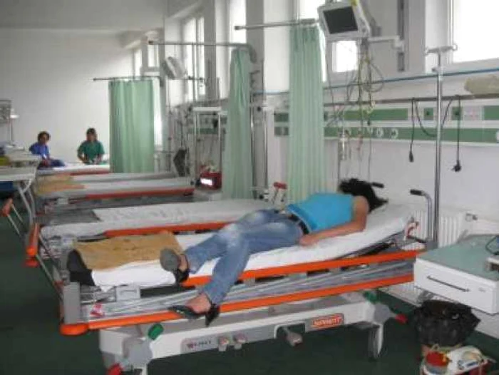 Femeia bătută a ajuns în stare gravă la spital FOTO Adevărul