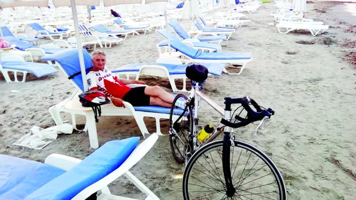 dumitru stelea pe bicicleta sibiu foto arhiva personala