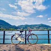Bicicletă lacul Como FOTO Shutterstock 