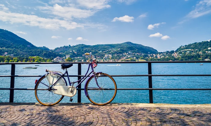 Bicicletă lacul Como FOTO Shutterstock 