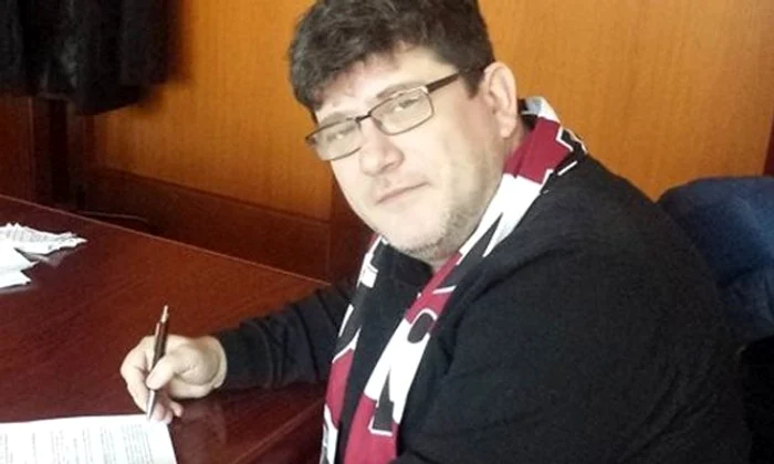 
    Pustai şi Rapid se iubesc la infinitFoto: facebook  