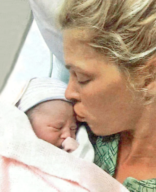 
    Alina şi Gloria,  împreună la  maternitateFoto: Naţional  