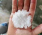 Bucăți de grindină căzute în Costești Vâlcea Foto Florin Stoican