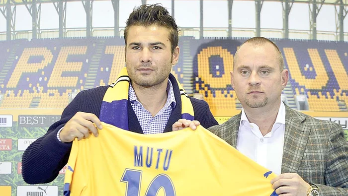 Mutu, la semnarea contractului cu Petrolul