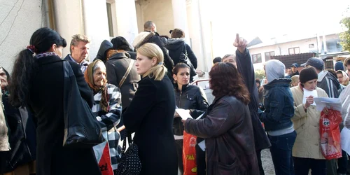 Programul zilnic de depunere a cererilor este între 8.00 și 16.00, până pe 20 noiembrie. Foto Alex Policală