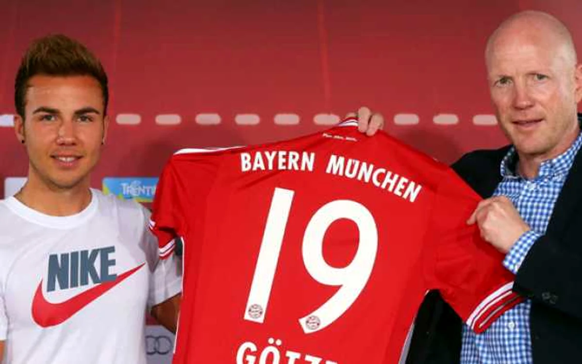 Mario Gotze (stânga) a venit cu un tricou Nike FOTO Skysports