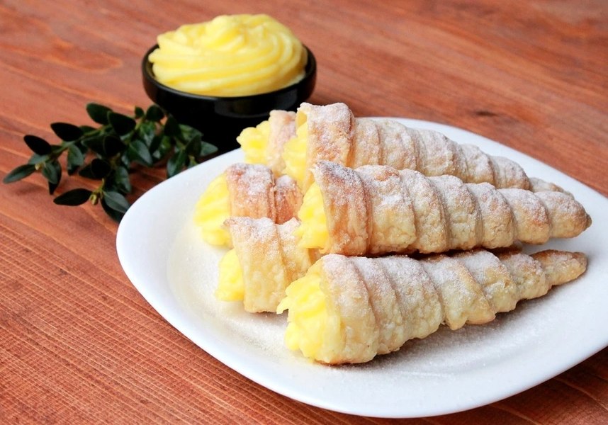 Cornete cu cremă de vanilie, rețeta simplă a celui mai delicios desert