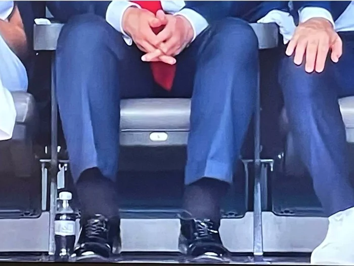Donald Trump, surprins având picioarele umflate/FOTO: X