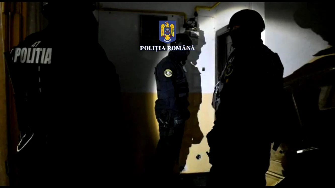 Polițiștii au efectuat percheziții în Iași. FOTO IPJ Buzău