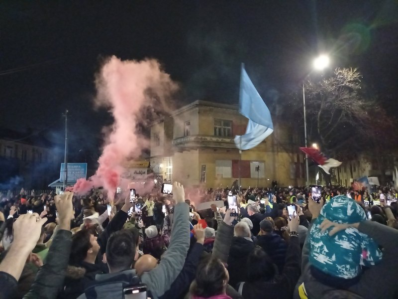 CEDO ordonă Serbiei să nu folosească „arme sonore” împotriva manifestanţilor