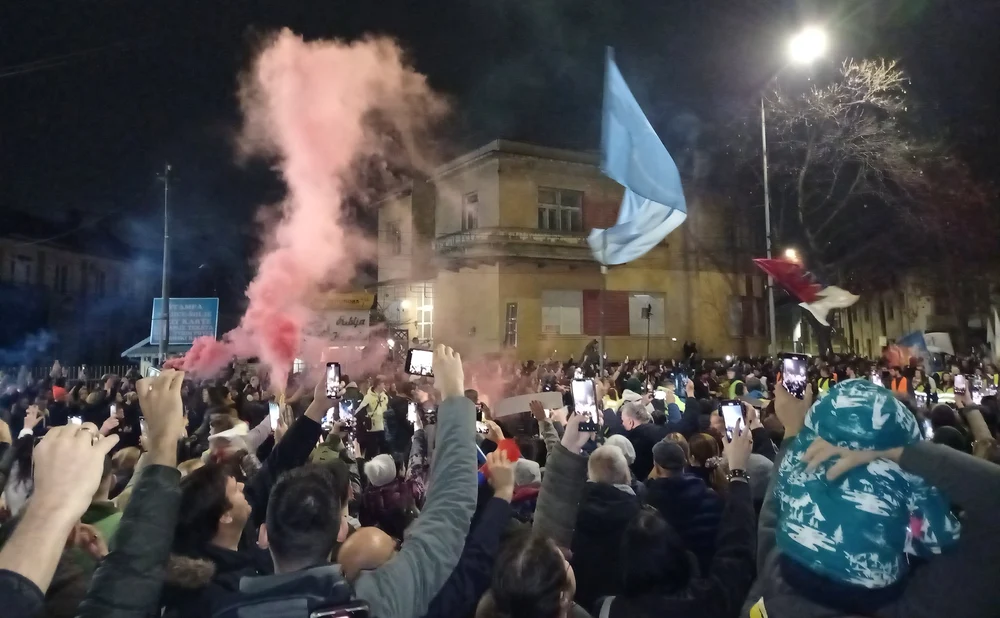 Mii de studenți au ieșit din nou să protesteze în Serbia FOTO @SimeunovicBajic / X