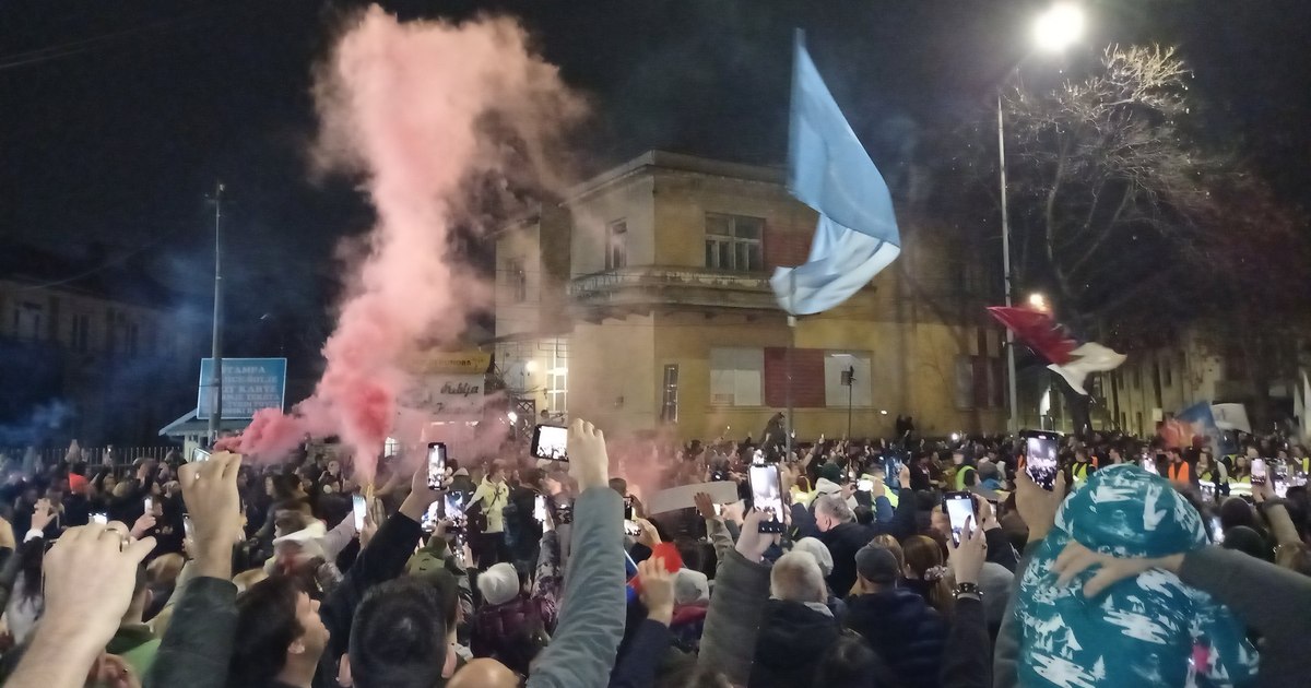 CEDO interzice Serbiei folosirea armelor sonore împotriva protestatarilor
